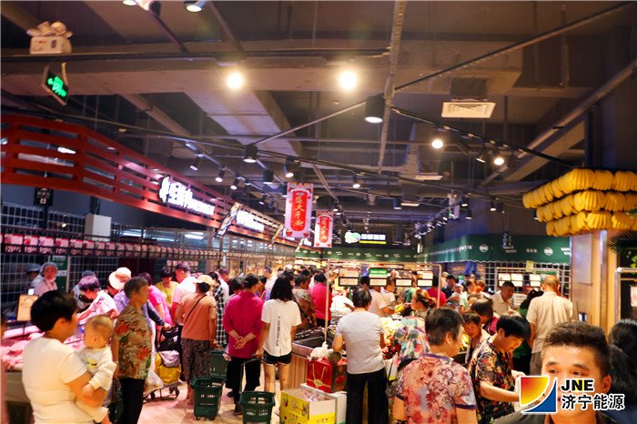 2091年9月6日世纪东方大厦爱客多超市开业（王震）.jpg