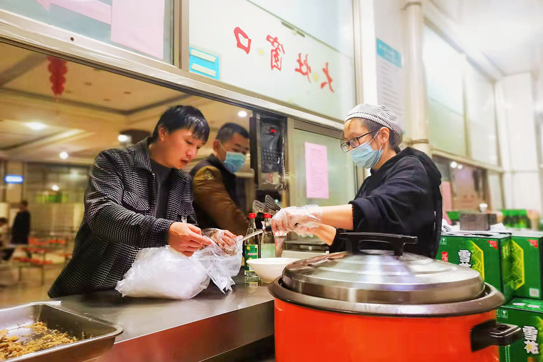 2021.11.19金桥煤矿：金桥煤矿全力打造“暖心食堂”（李娜摄）.jpg