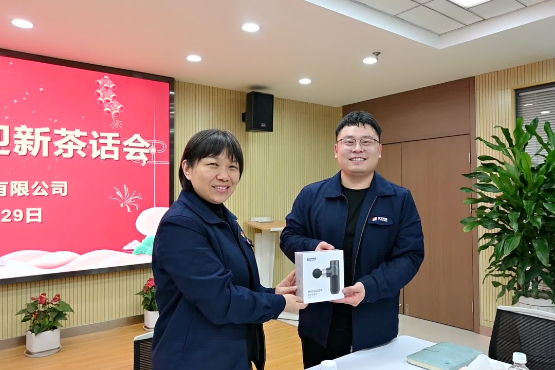 刘总颁奖给立鑫-网站.jpg
